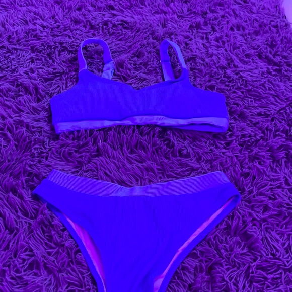 Bikini - Picture 2 of 6